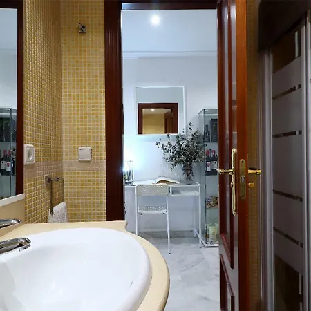 *new* Cerca De La Mezquita Cordoba