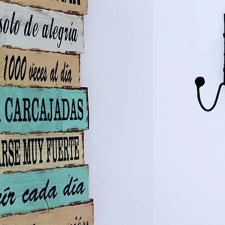 *new* Cerca De La Mezquita *