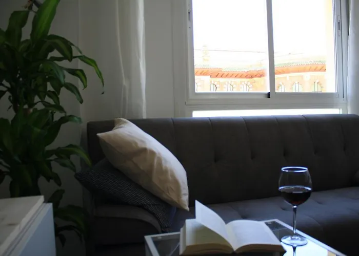 *new* Cerca De La Mezquita