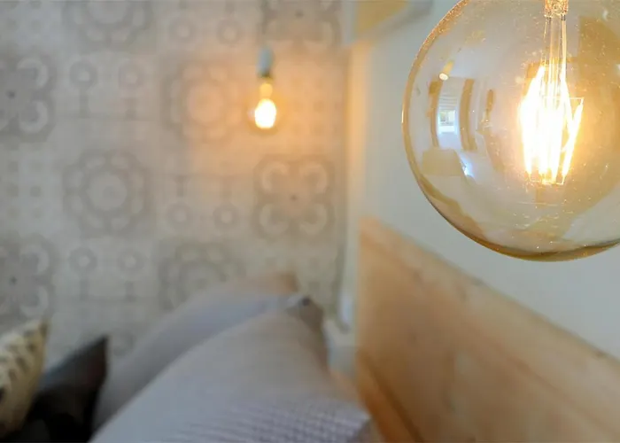 *new* Cerca De La Mezquita *