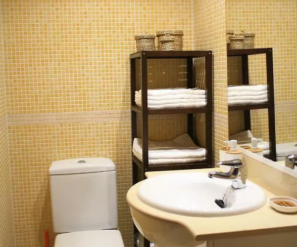 *new* Cerca De La Mezquita