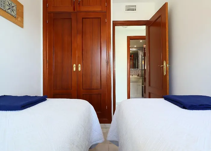 *new* Cerca De La Mezquita *